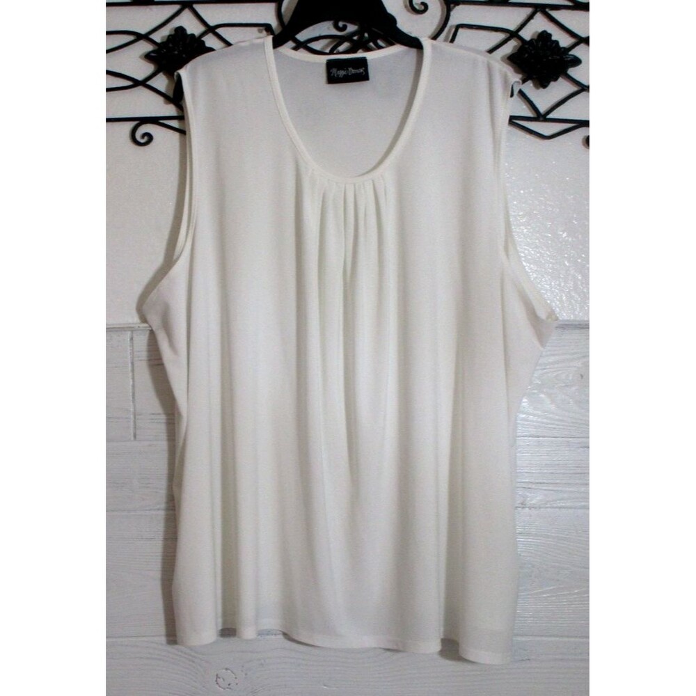 Maggie Barnes Women's Knit Top Size 3X Sleeveless White Round Neck